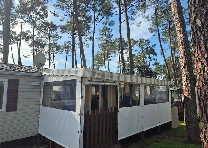 Campsite Mh 467 Isalisa 3chambres Et 1 Salle De Bain Dans 4 Etoiles Avec Parc Aquatique Saint-Julien-en-Born